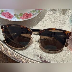 Foster Grant Delaney FWC Tortoise Browline Sunglasses – Missing One Nose Pad